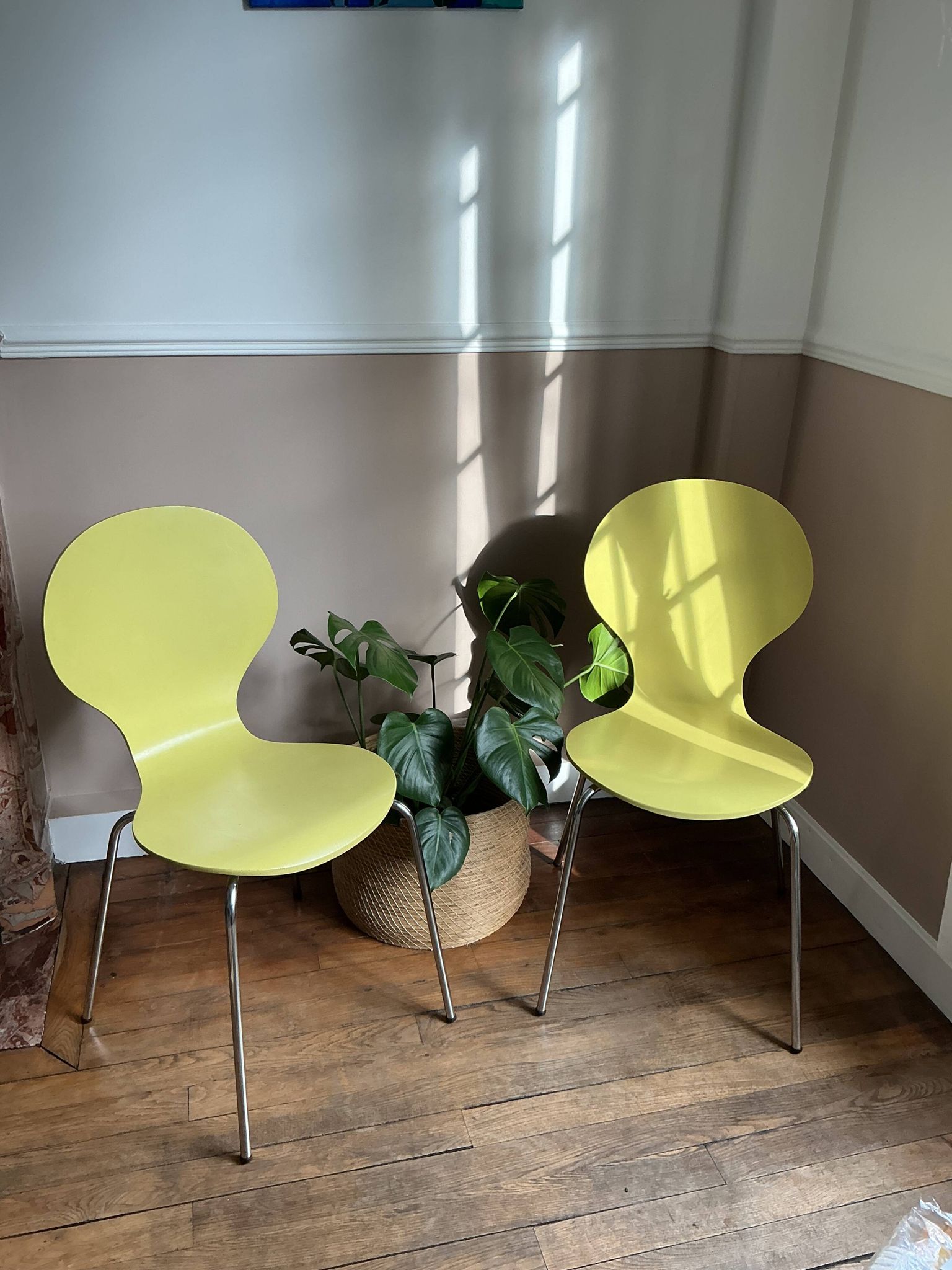 Set of 2 Rondo Danerka chairs - curved wood in yellow and lime green.
