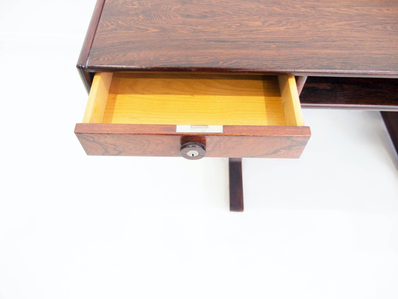 Modern mid-century wooden desk by Gianfranco Frattini for Bernini