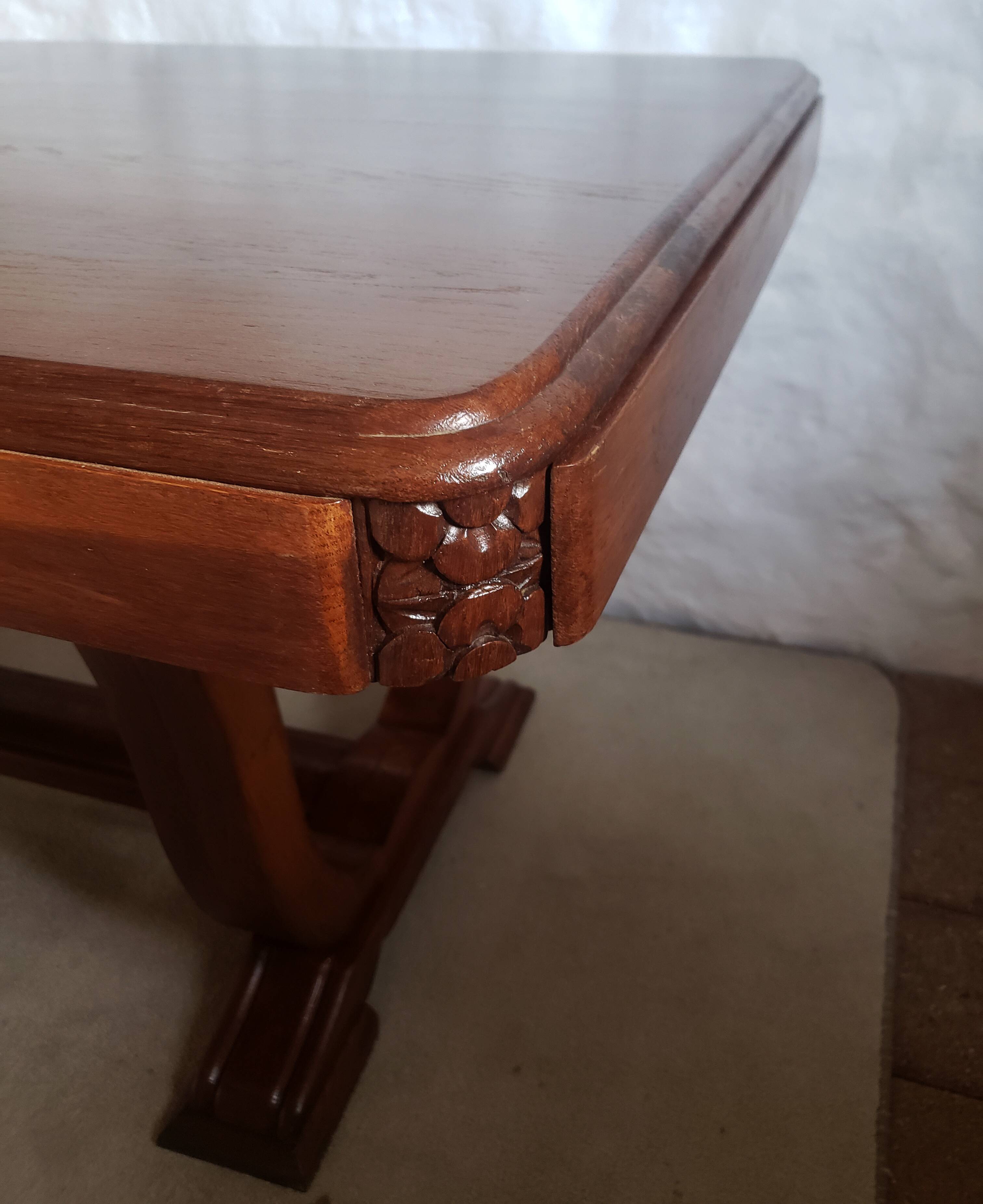 Art-deco table in oak