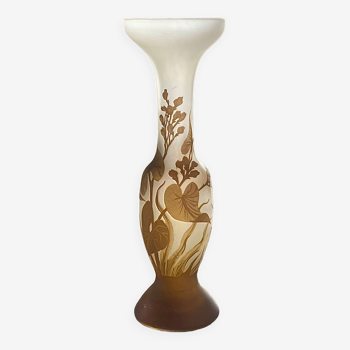 Vase in glass paste