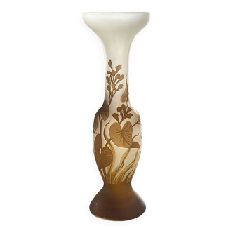 Vase in glass paste