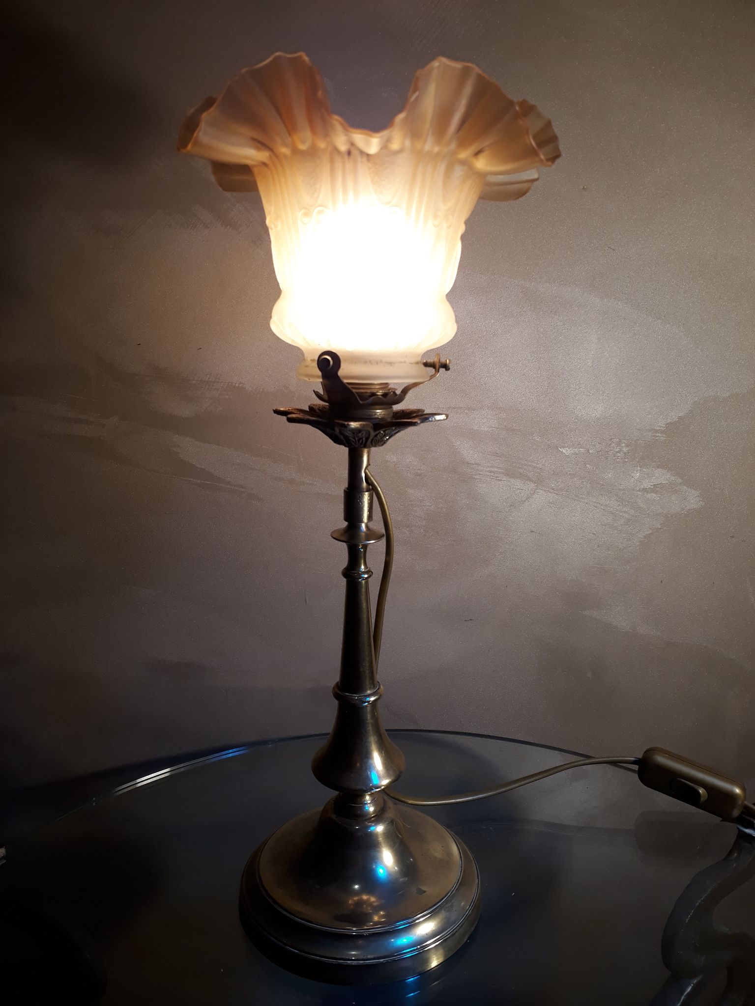 Lamp, brass foot and tulip glass, 1930
