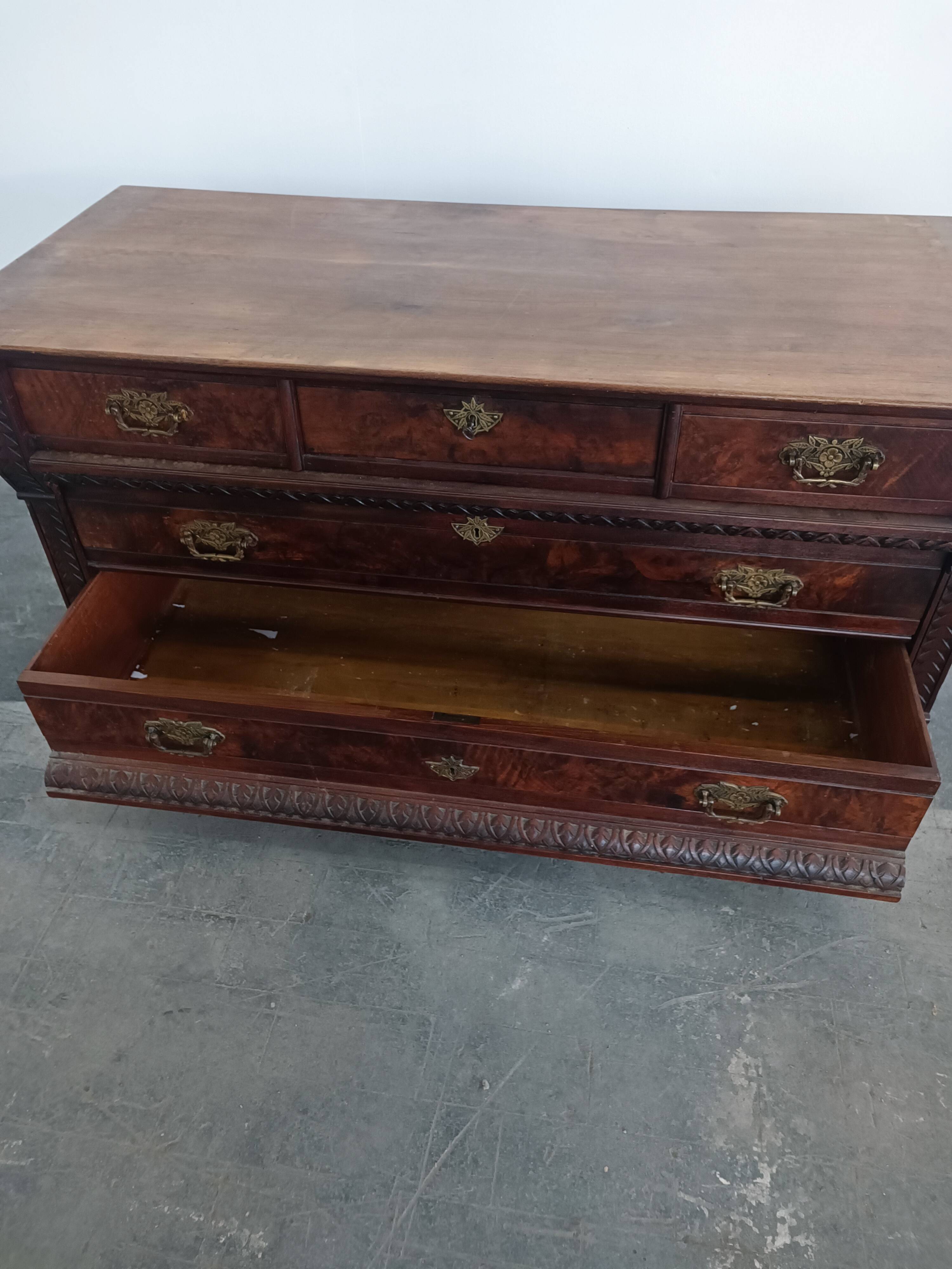Commode ancienne