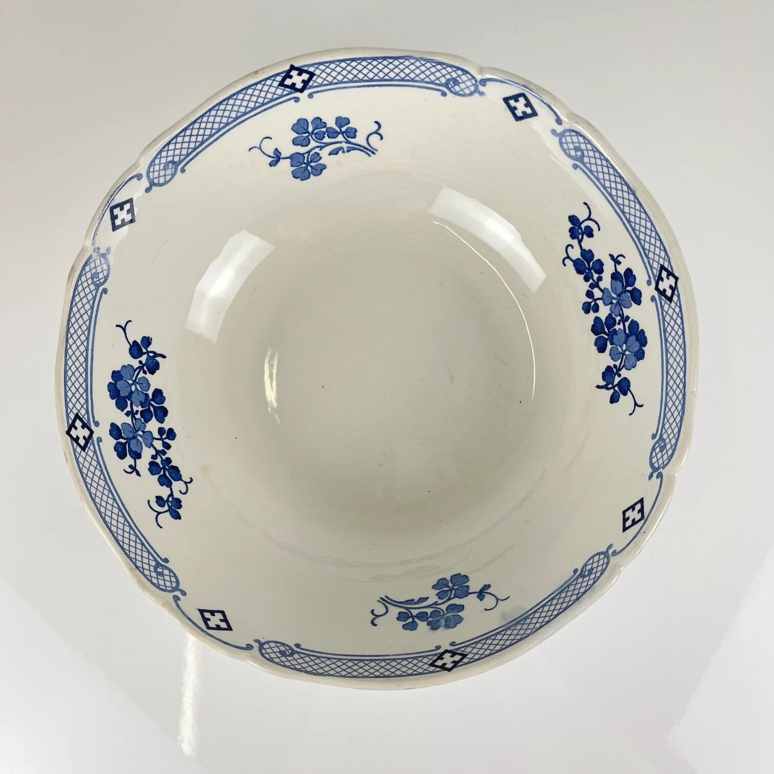 Saladier Terre de Fer KG Lunéville, modele "Jane", bleu, 1890-1915