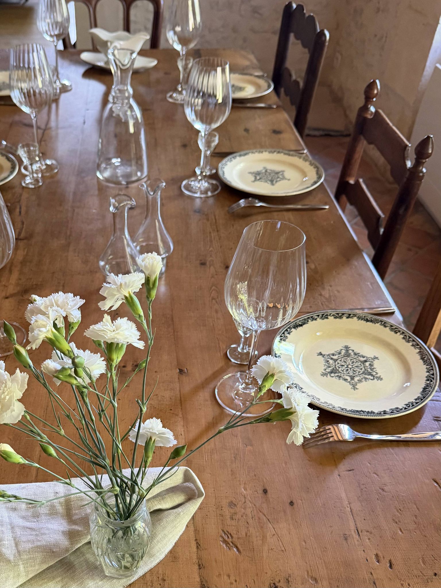 Flat plates Jules Vieillard Bordeaux in ironstone