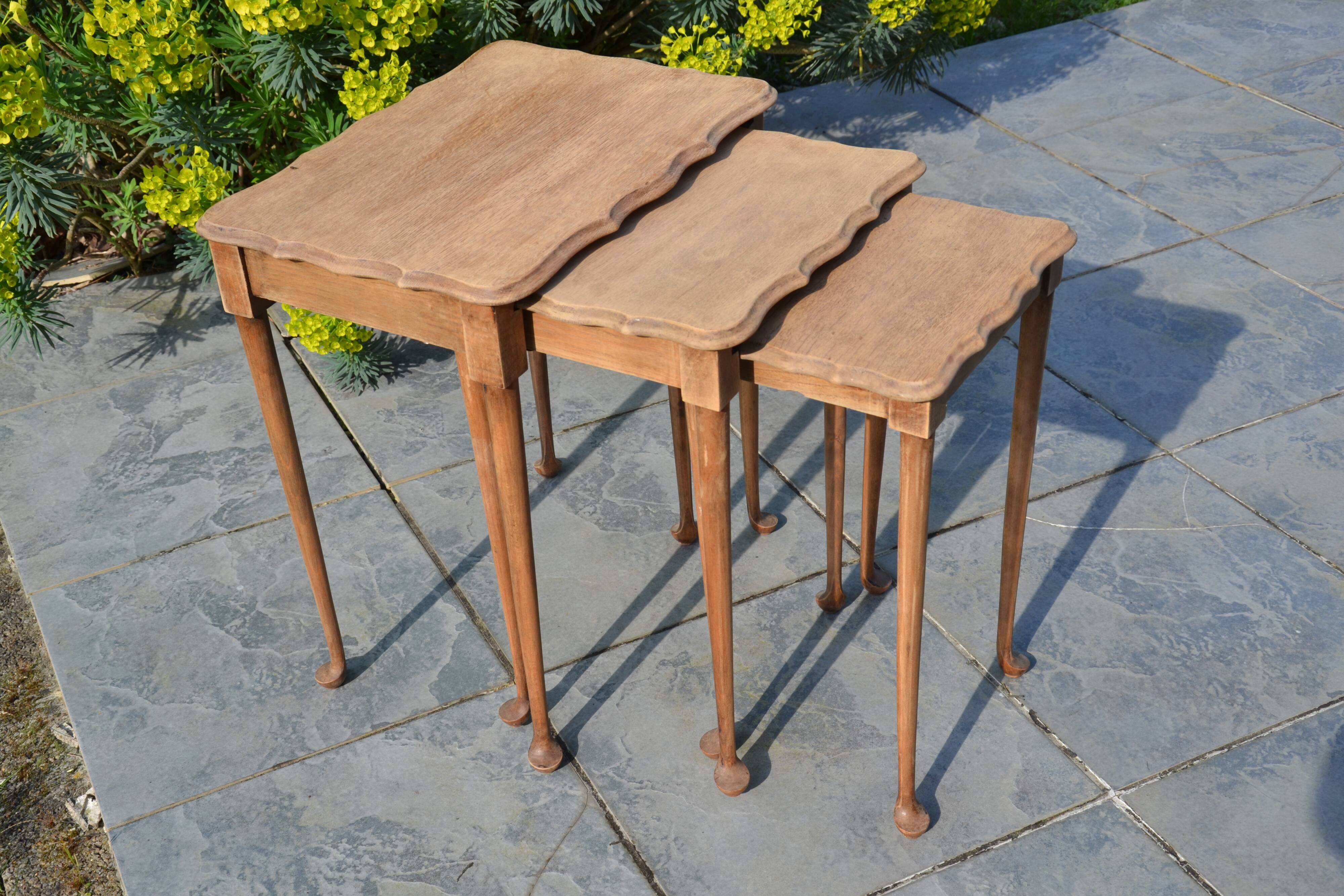 Nesting tables in oak from the 1930s.