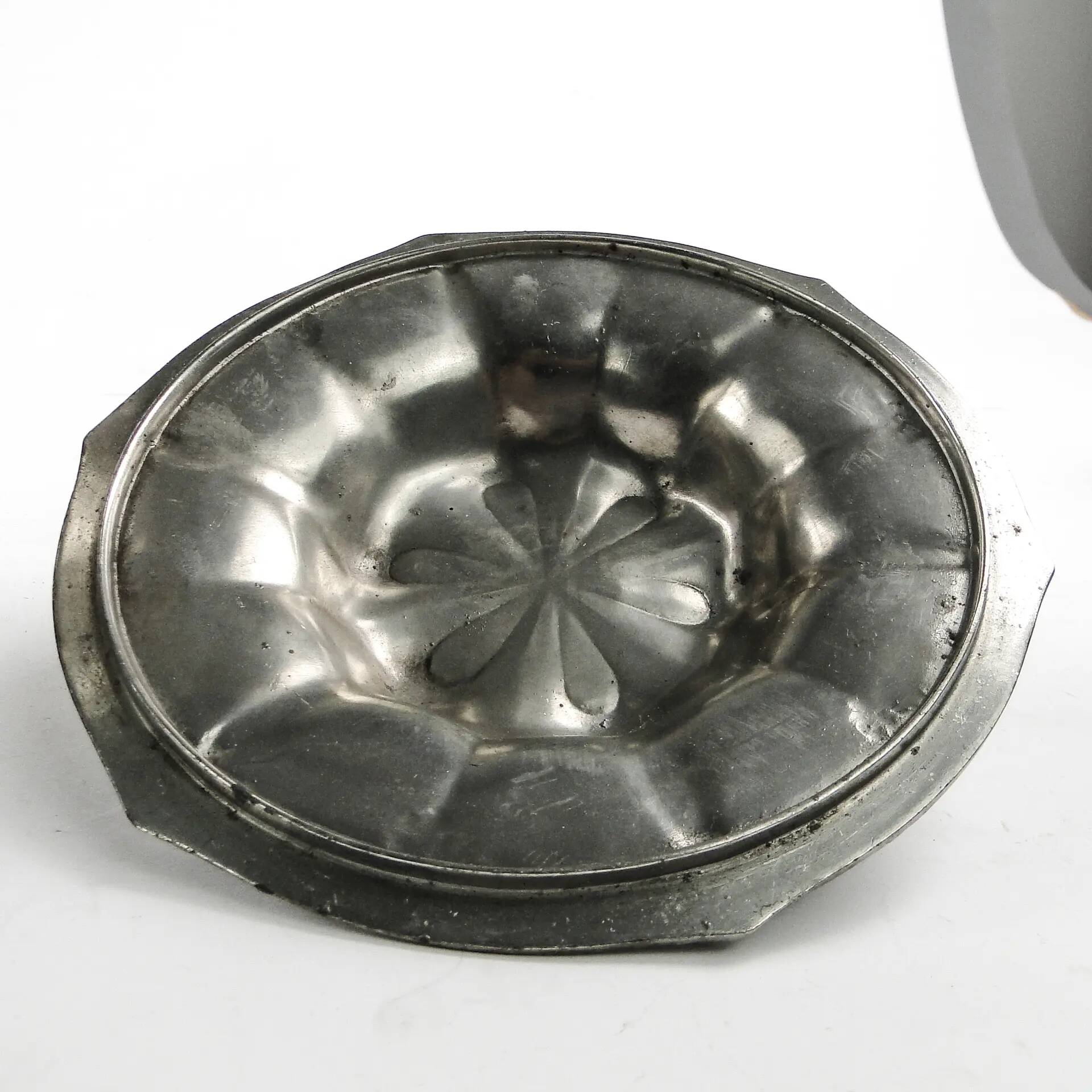 Art Nouveau tea caddy, silver-plated pewter, Orivit, Germany, early 20th century