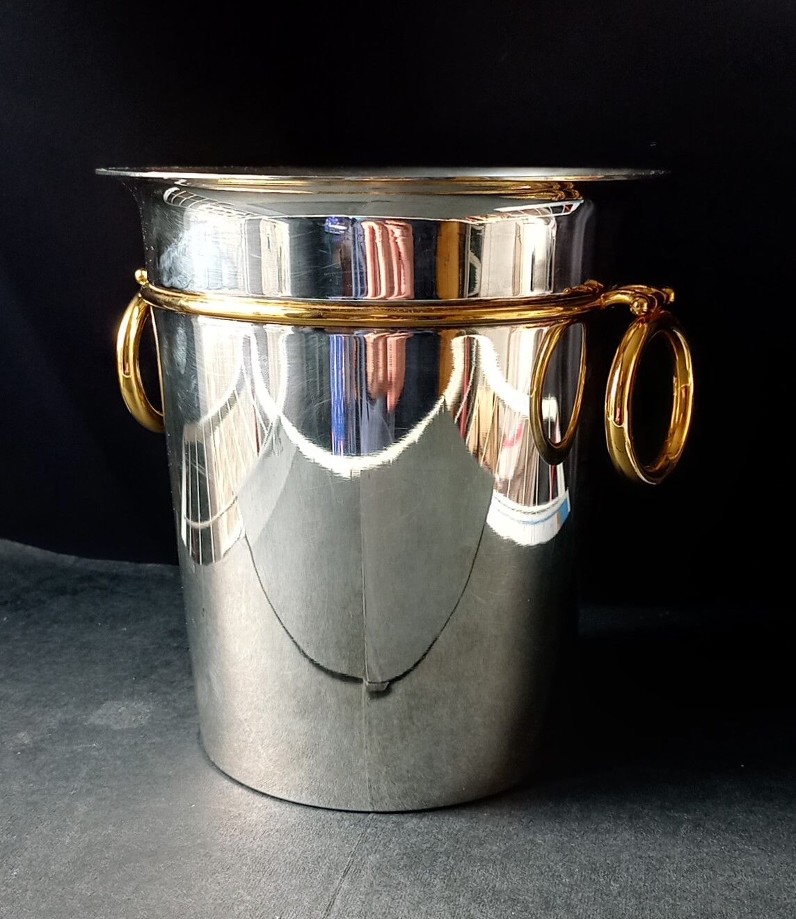 Orfevrerie Vuillermet - champagne bucket in silver metal and golden handles