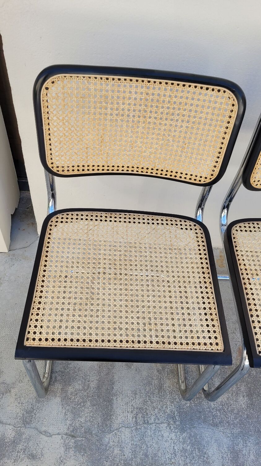 Série de 4 chaises Marcel Breuer modèle B32 signé Italy