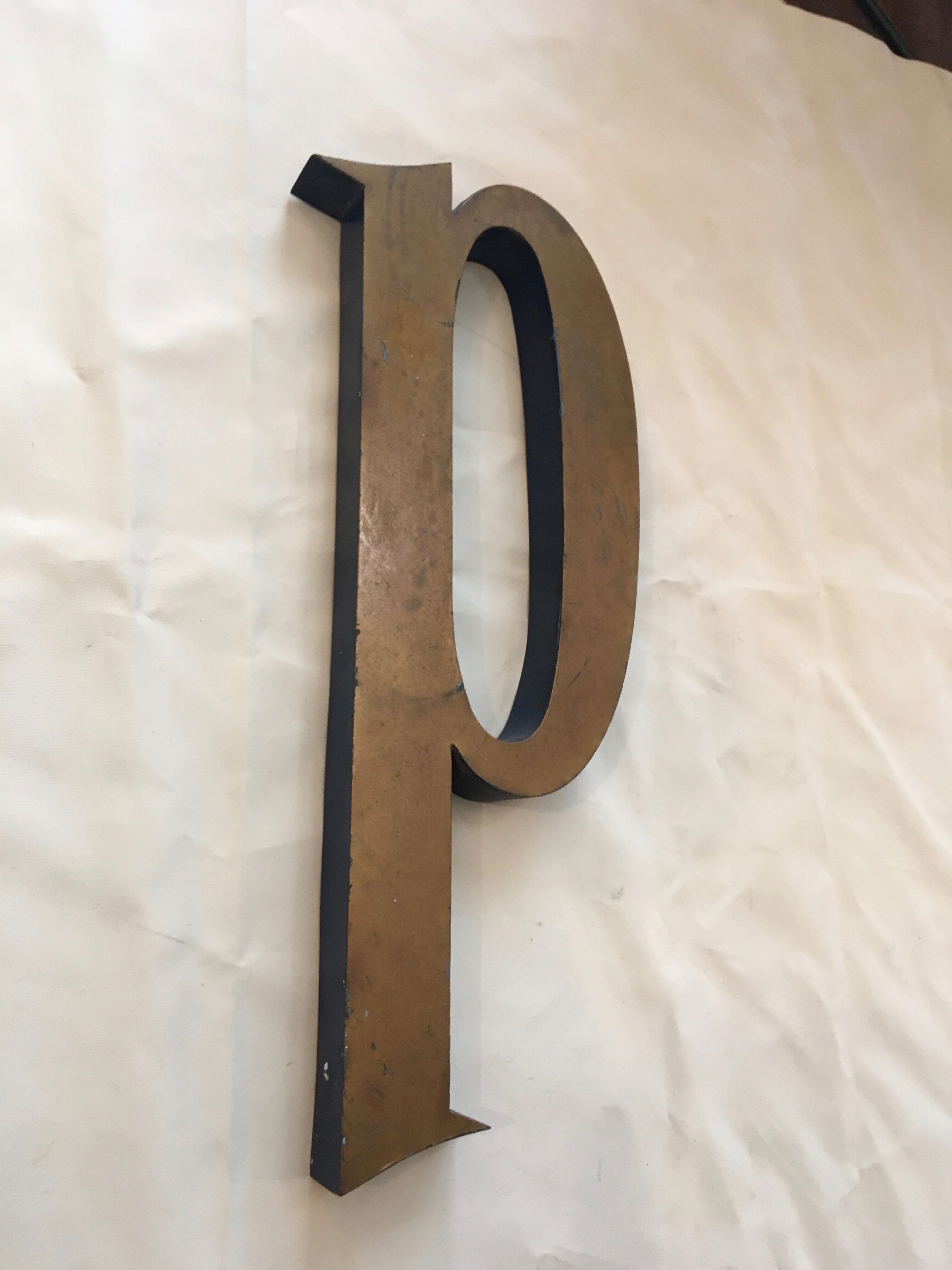 Old letter to sign iron d or p 30 cm