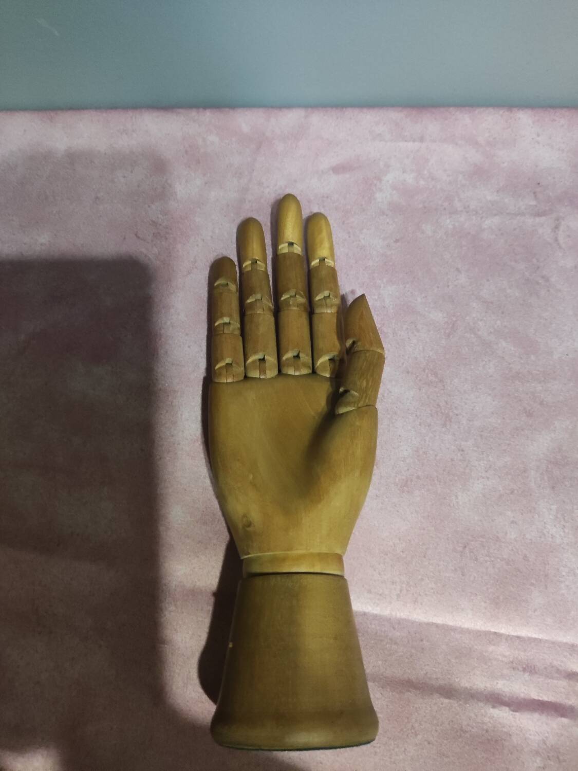 Articulated wooden hand