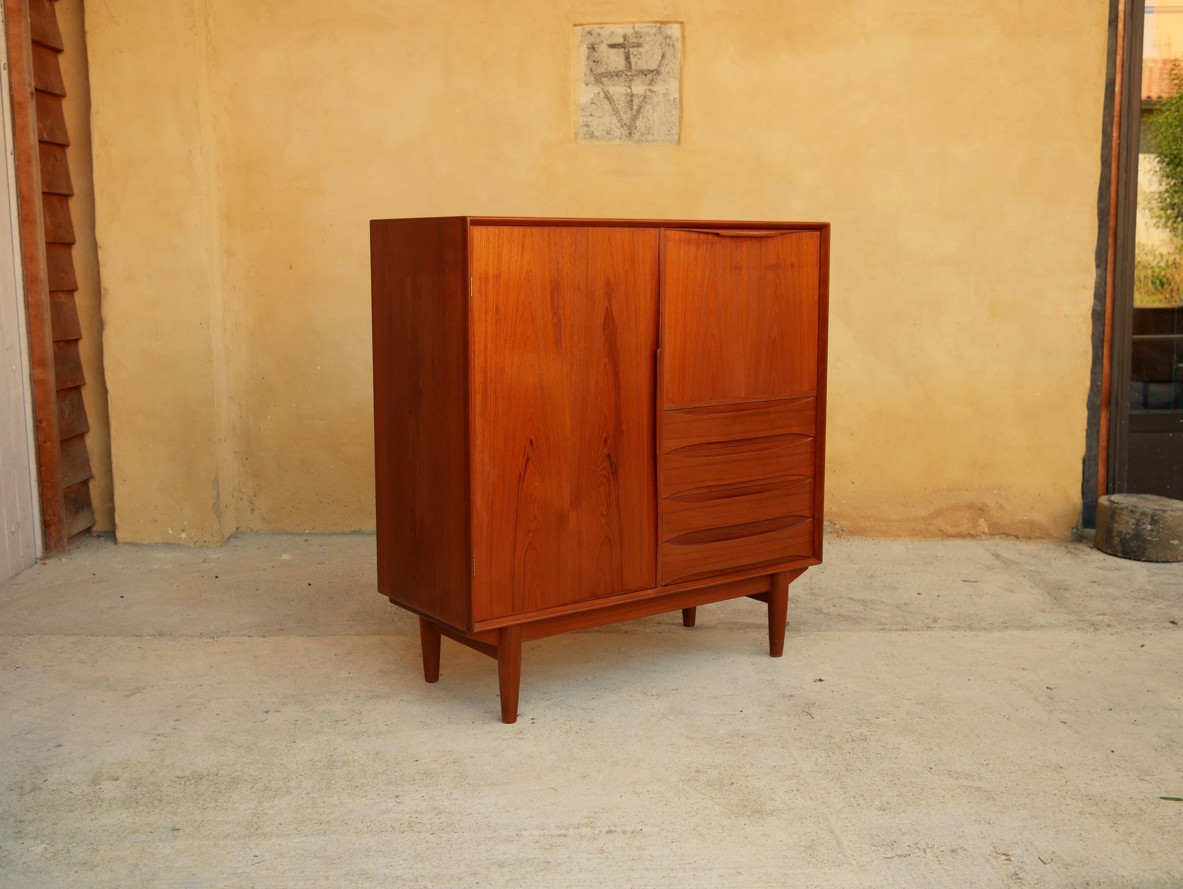 Scandinavian buffet teak bar by A. Vodder for Dyrlund Editions
