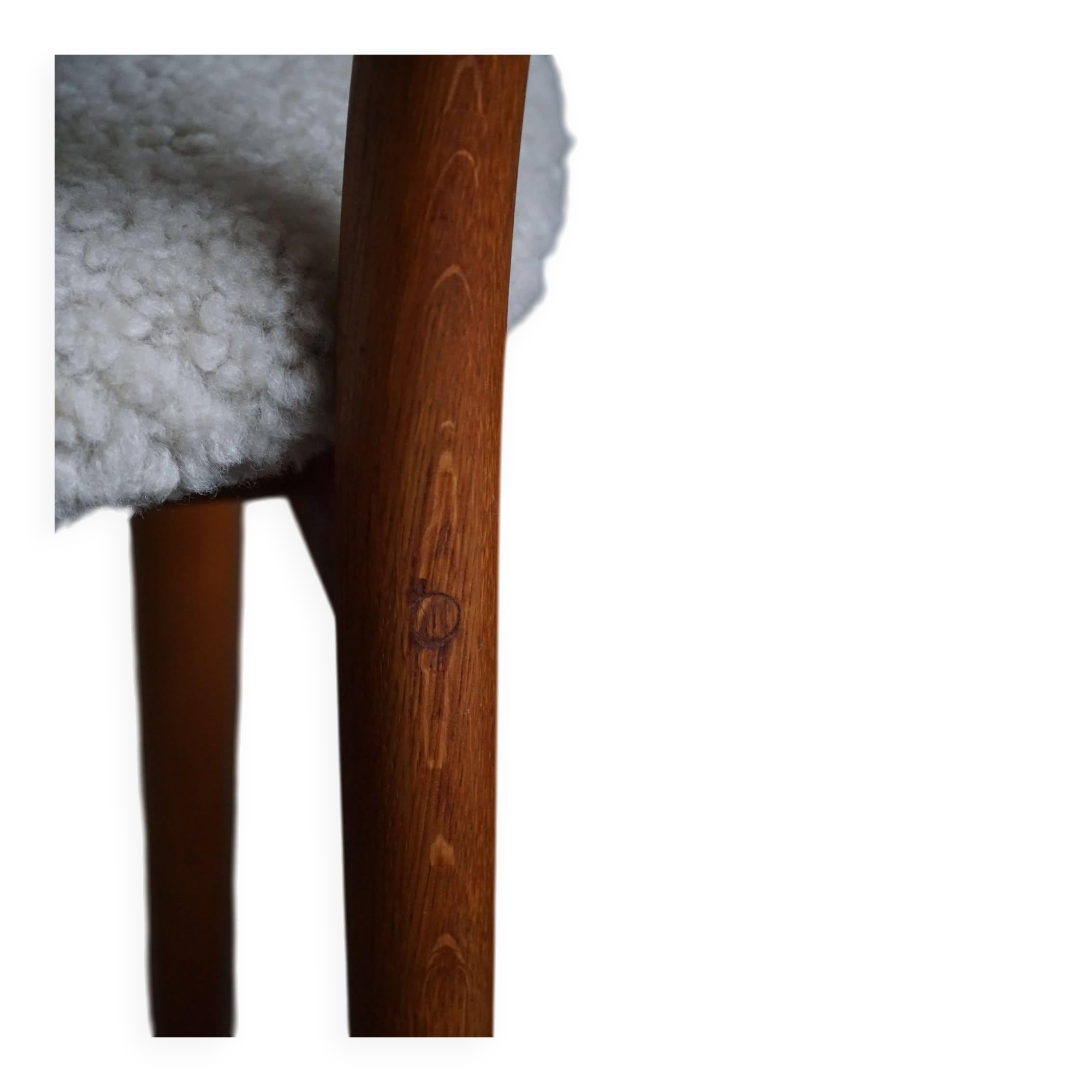 Ensemble de 6 chaises danoises modernes en chêne et laine d'agneau, modèle SW86 par Finn Juhl, 1953