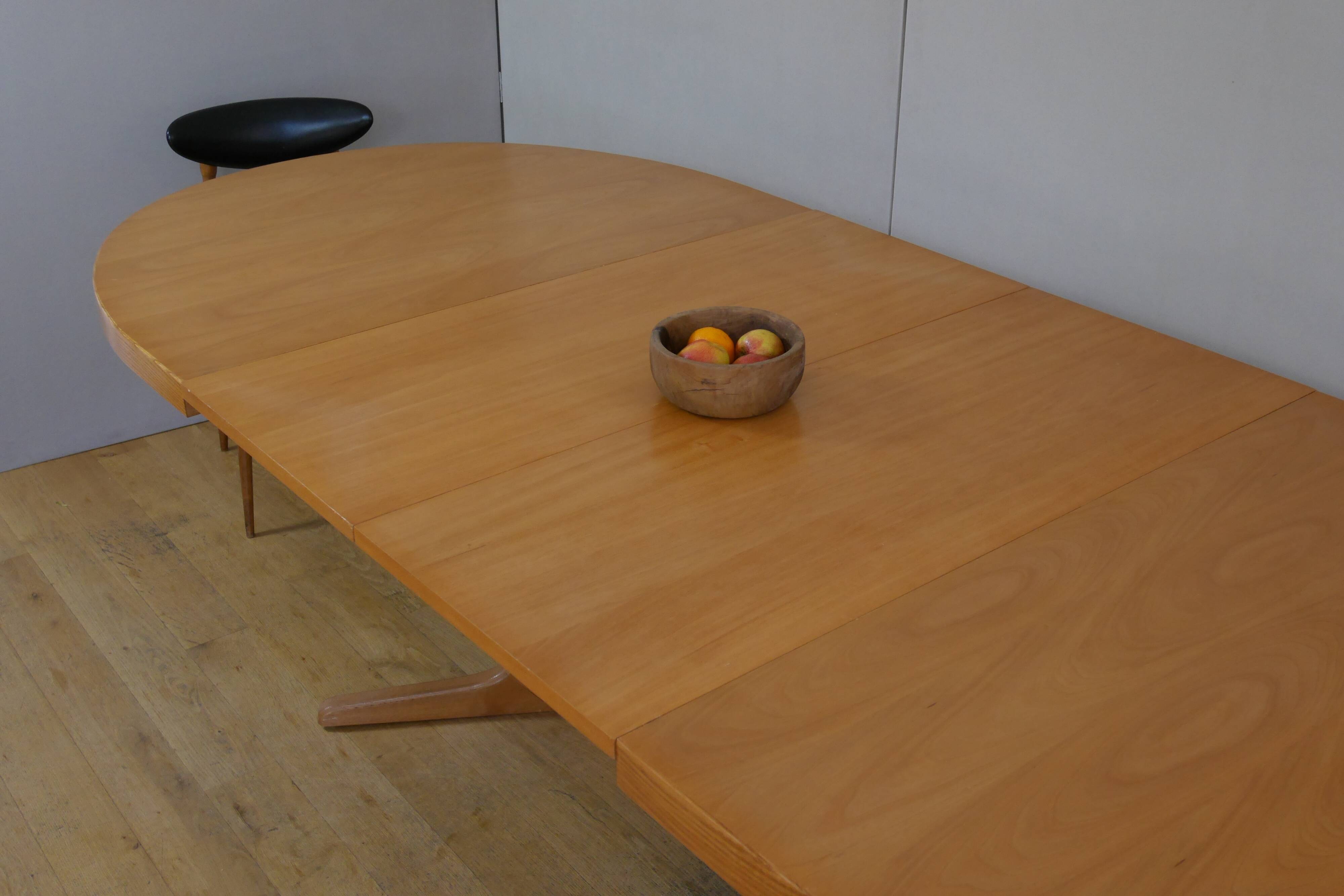 Oval table with 2 extensions baumann vintage central foot