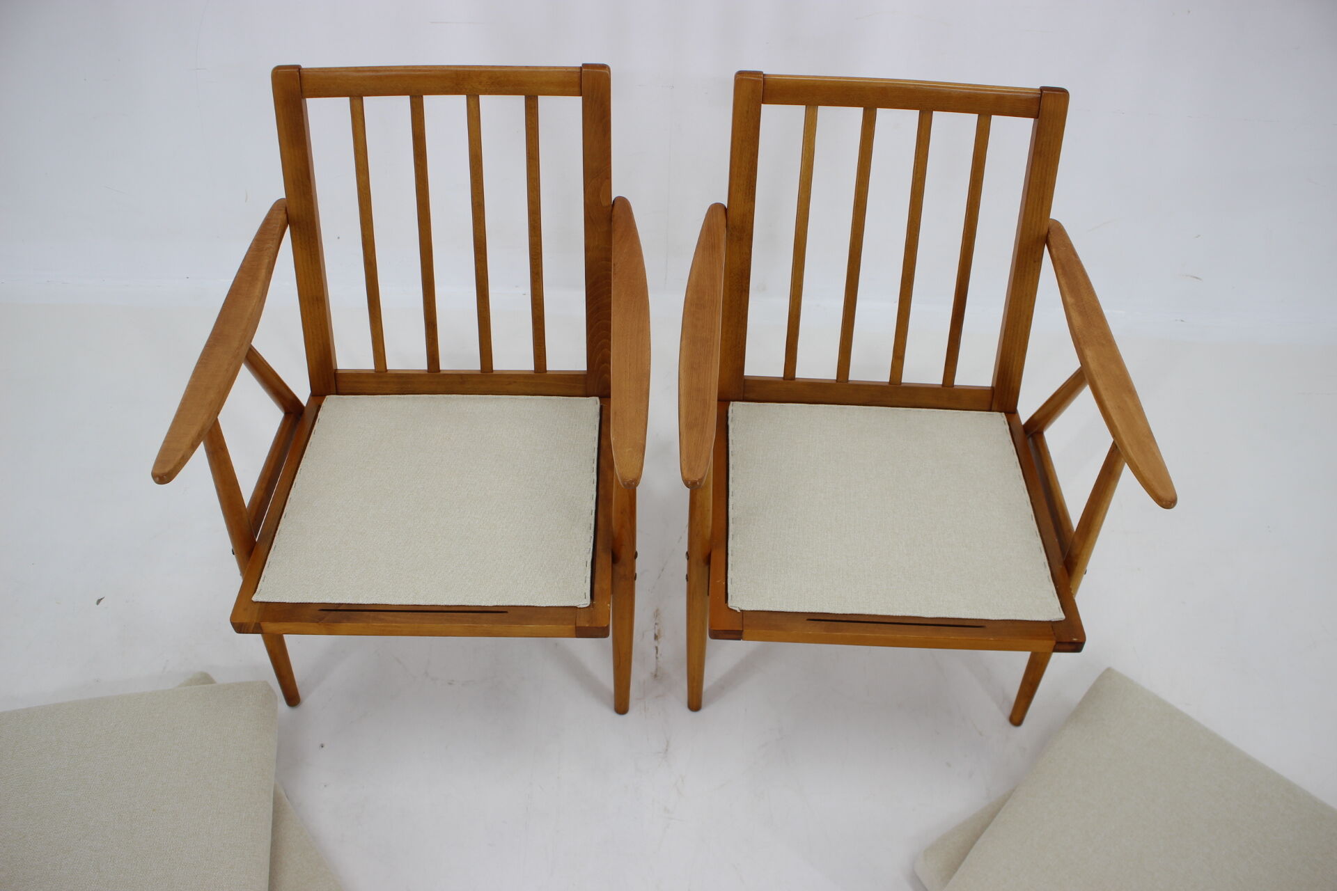 Paire de fauteuils en hêtre, Tchécoslovaquie