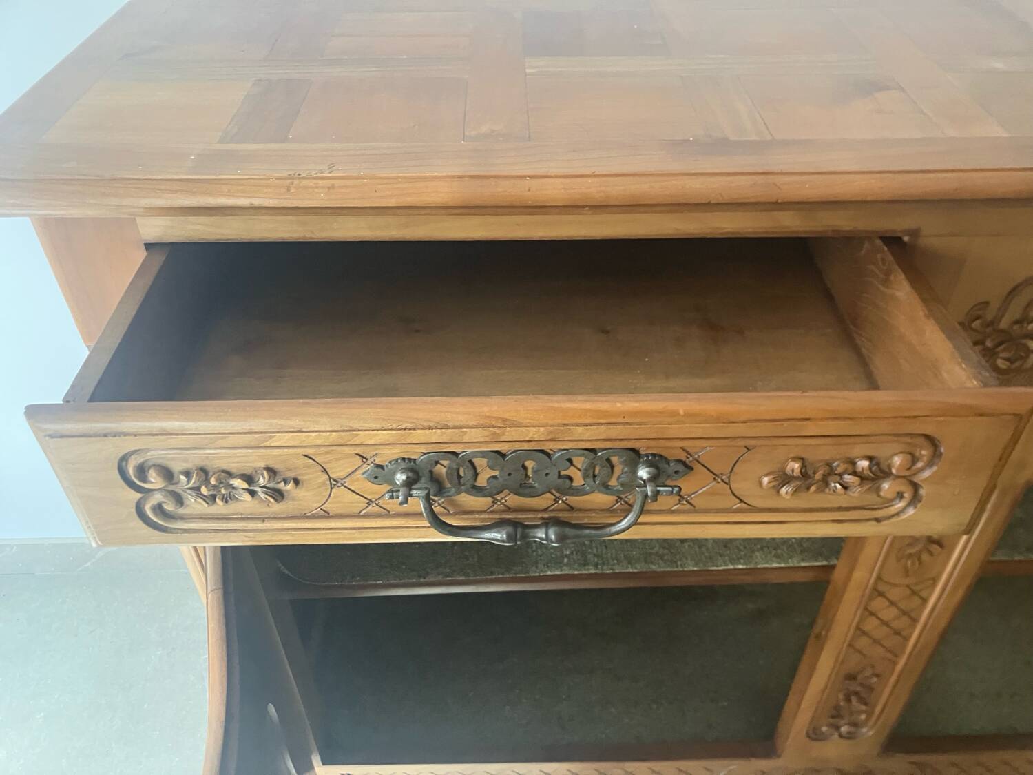 Buffet vintage en merisier massif