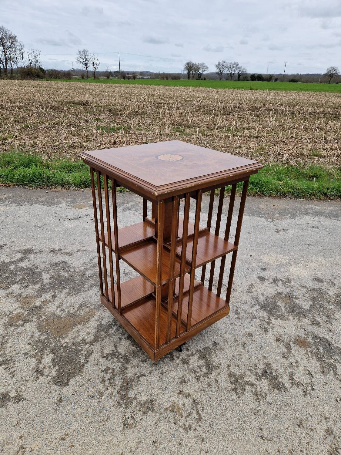 Old revolving library