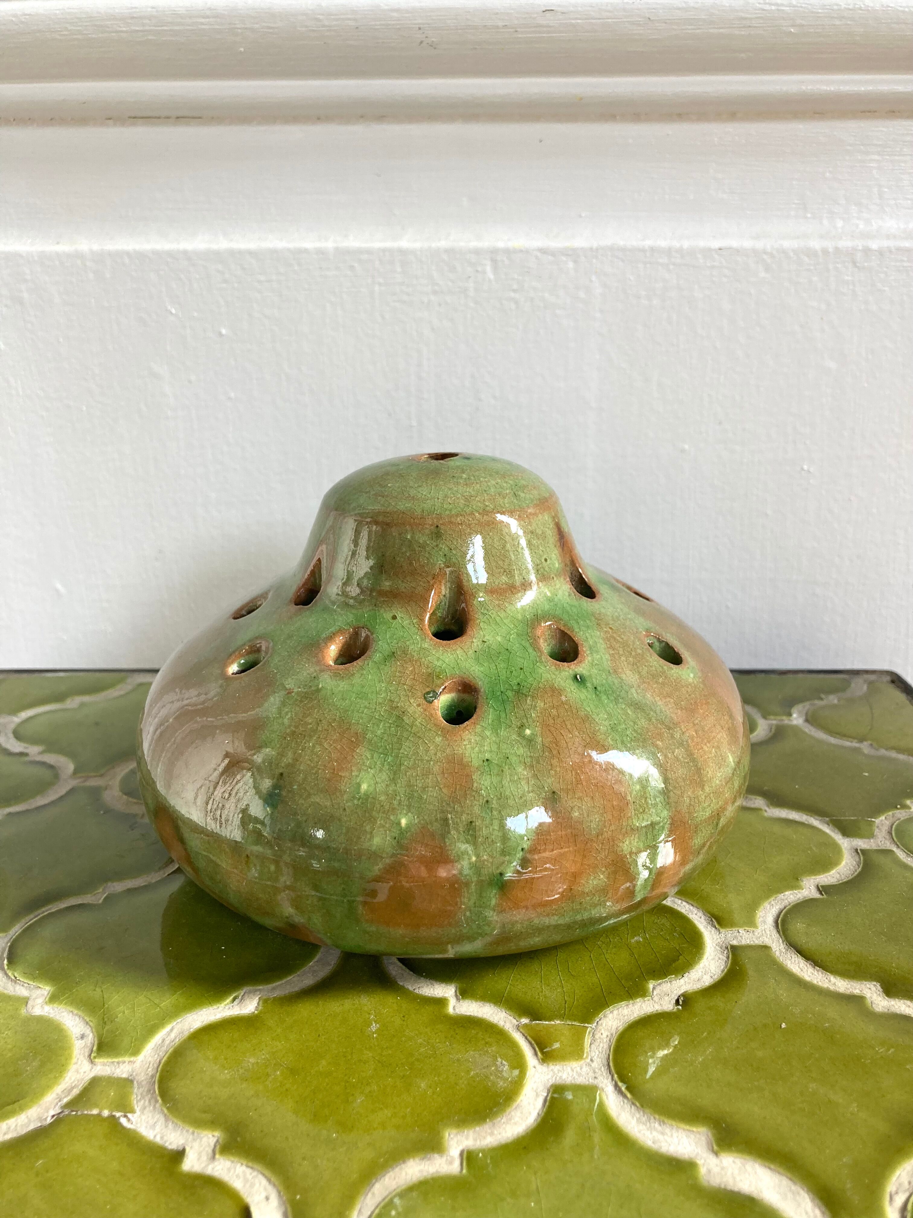 Vase pique flowers cracked ceramic