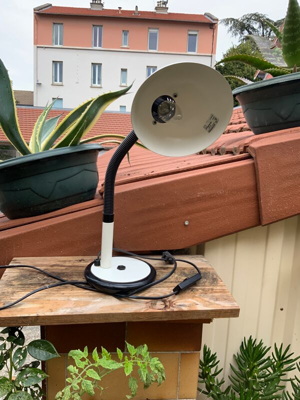 Lampe de bureau vintage aluminor made in france blanche et noir métal et plastique