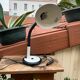 Lampe de bureau vintage aluminor made in france blanche et noir métal et plastique
