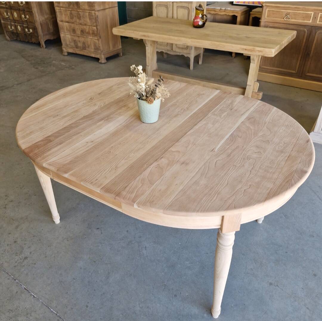 Round table solid cherry with extensions