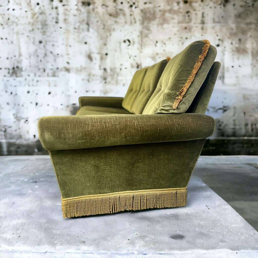 Seat / vintage moss green sofa