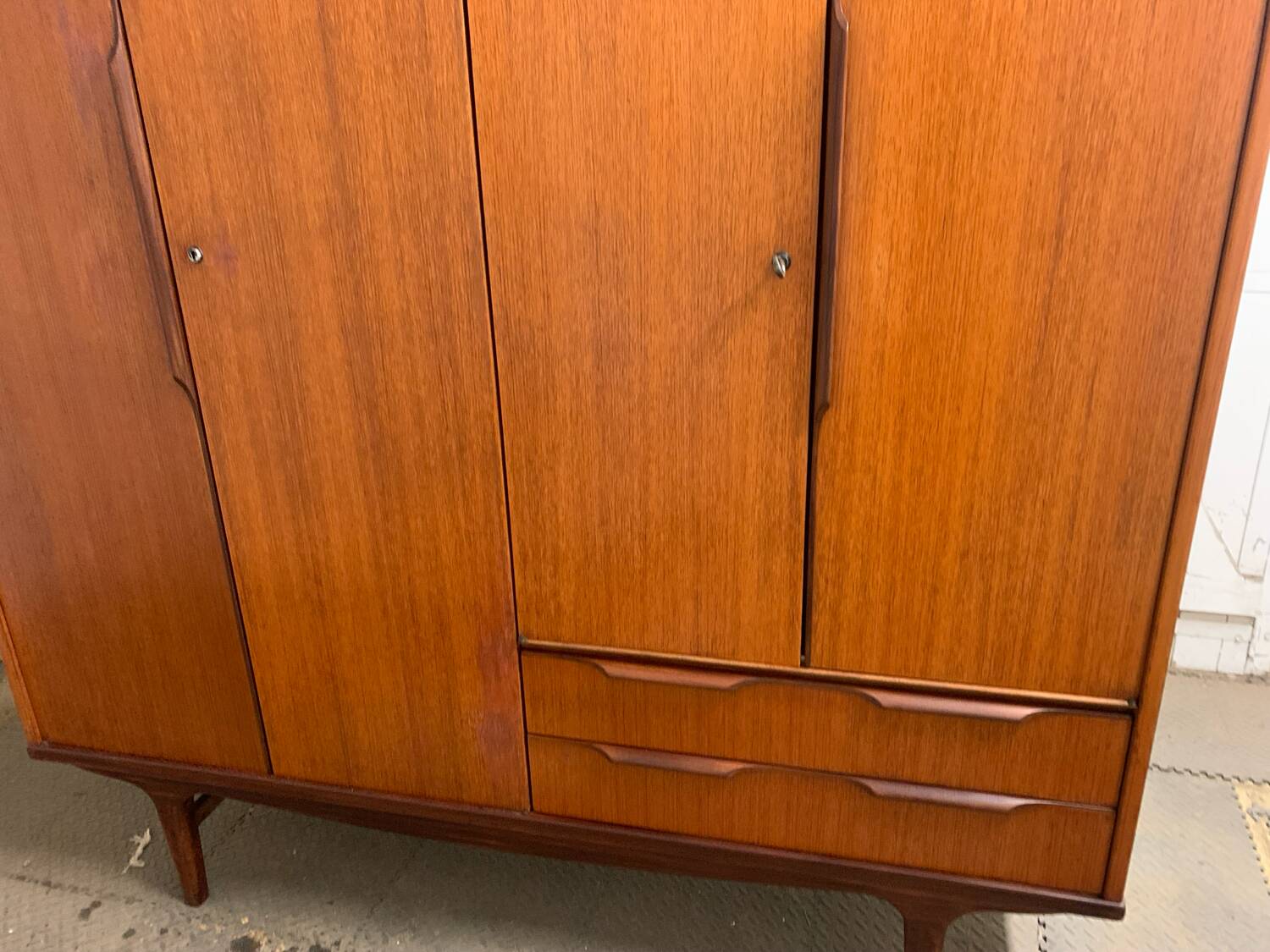 Armoire scandinave vintage en teck