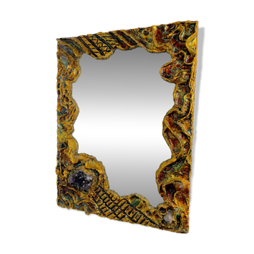 Miroir brutaliste en résine et pierres italien, années 1970