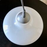 Suspension in opaline and silver thread