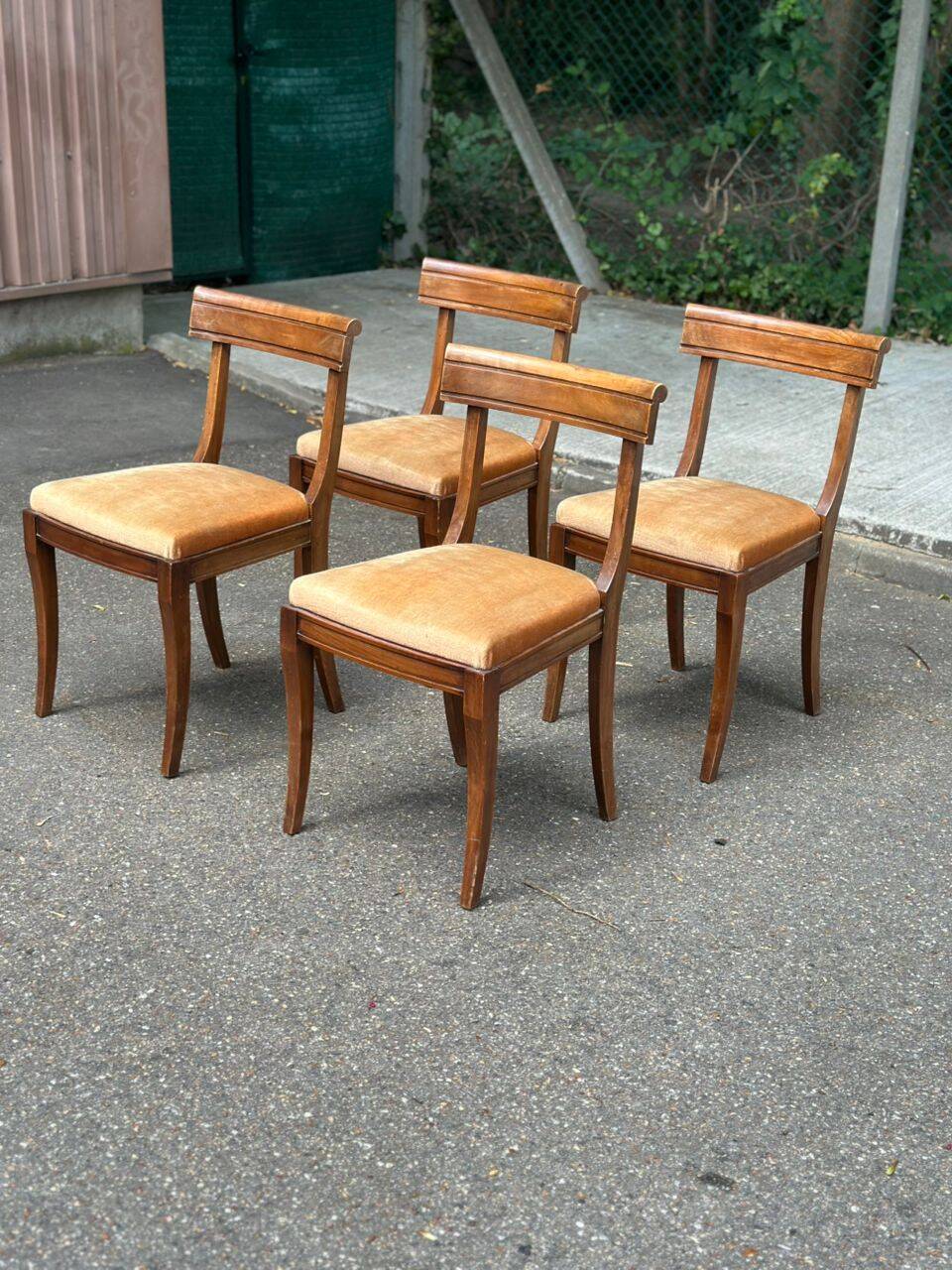 4 chaises de salle à manger en velours et bois massif, époque XIXème