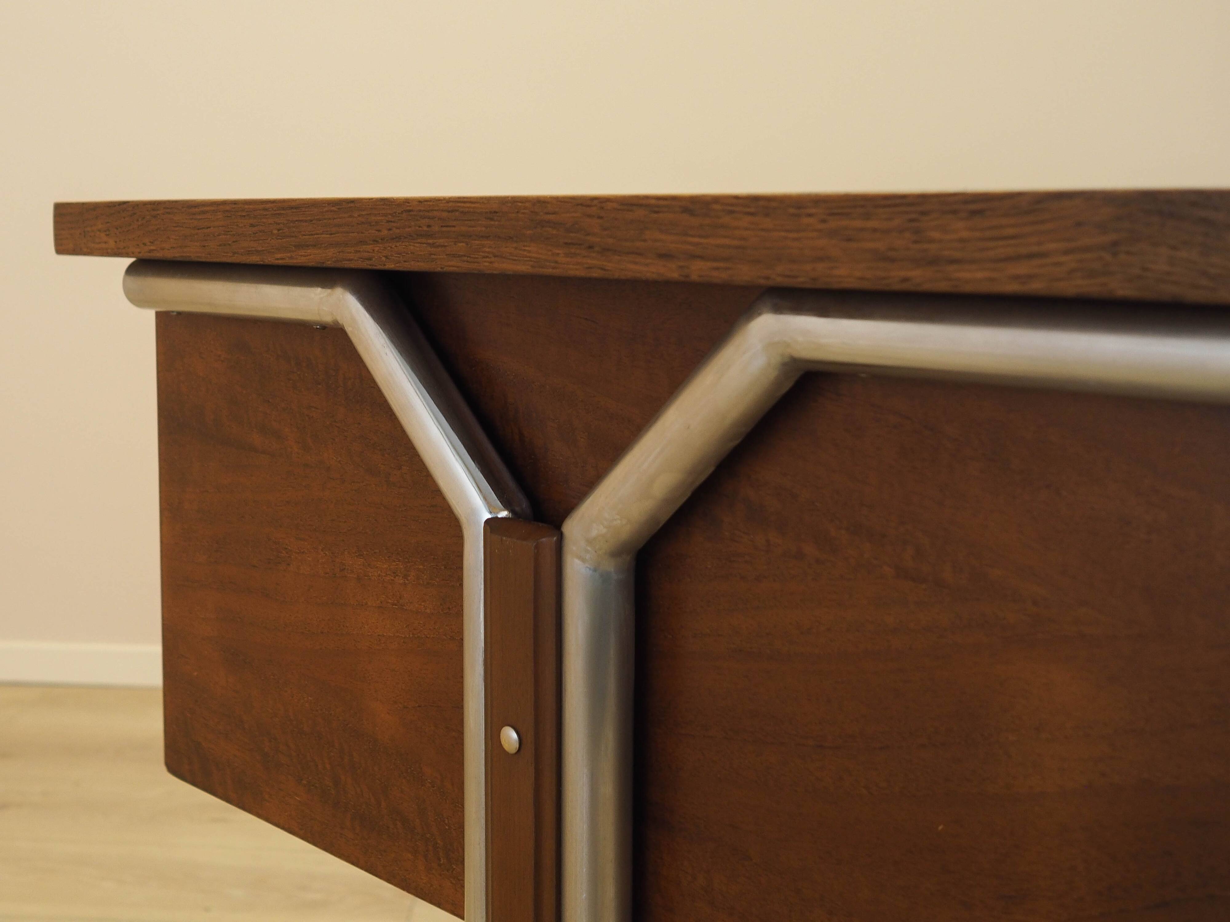 Bureau en noyer, Italie années 1970