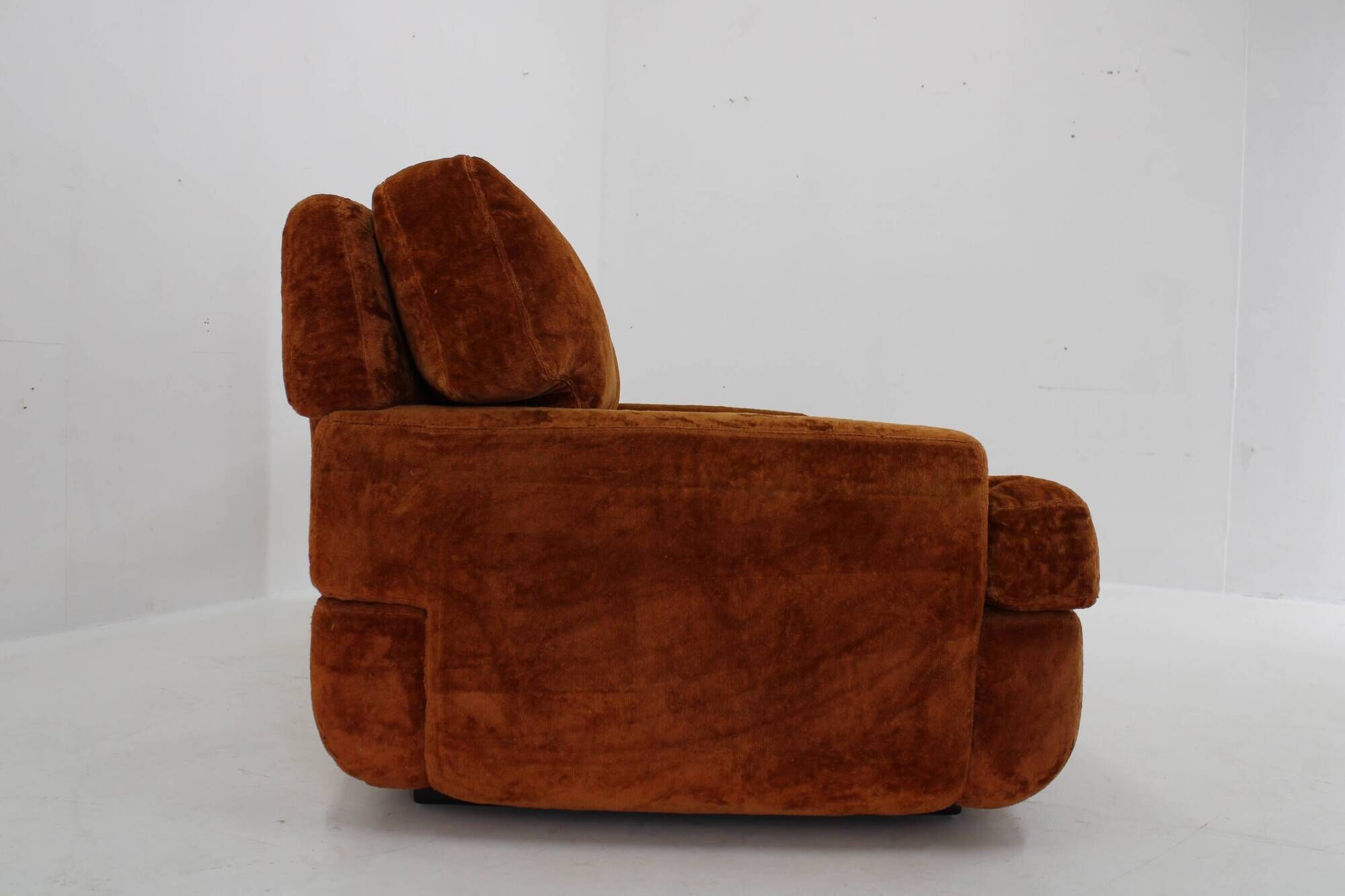1970s Saporiti 2-Seater Sofa in Velvet, Italy