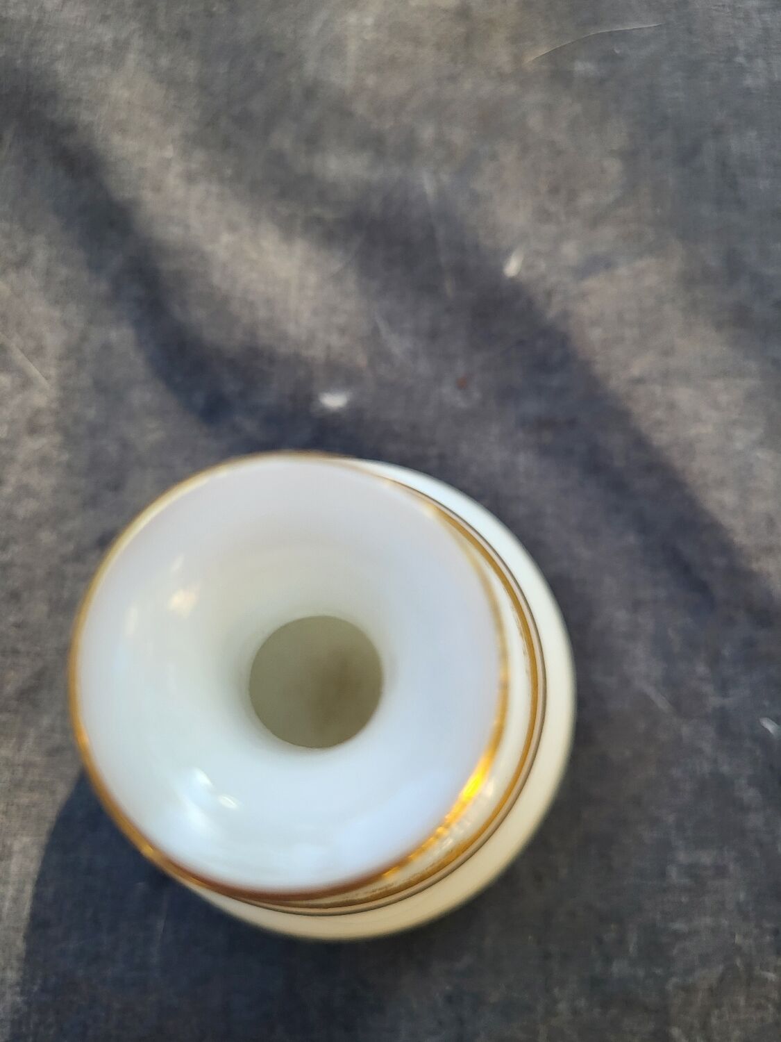 Night service in opaline Miniature dinette