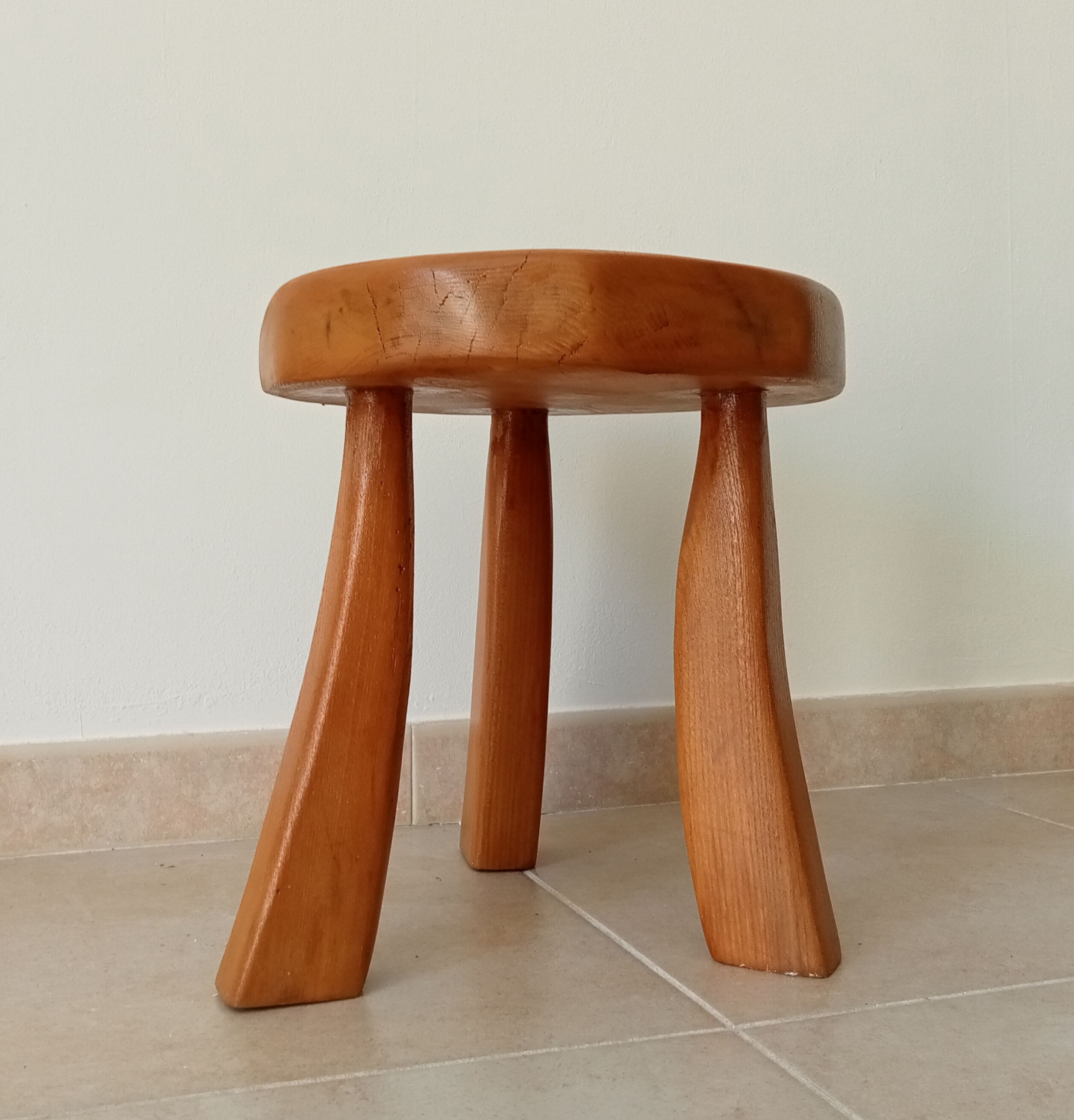 Vintage tripod brutalist side table in solid oak