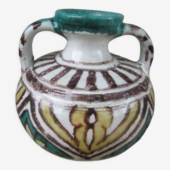 Coloured ceramic vase: arabesques, with Arabic inscription