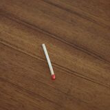 Extendable round table with butterfly extension system