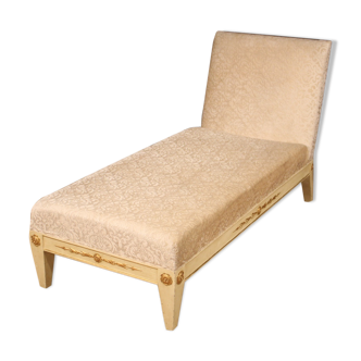 Italian lacquered and gilded chaise longue in Louis XVI style