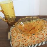 Cut/saladier tripod in the shape of amber-coloured flower