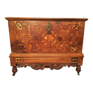 Coffre en marqueterie XIXème