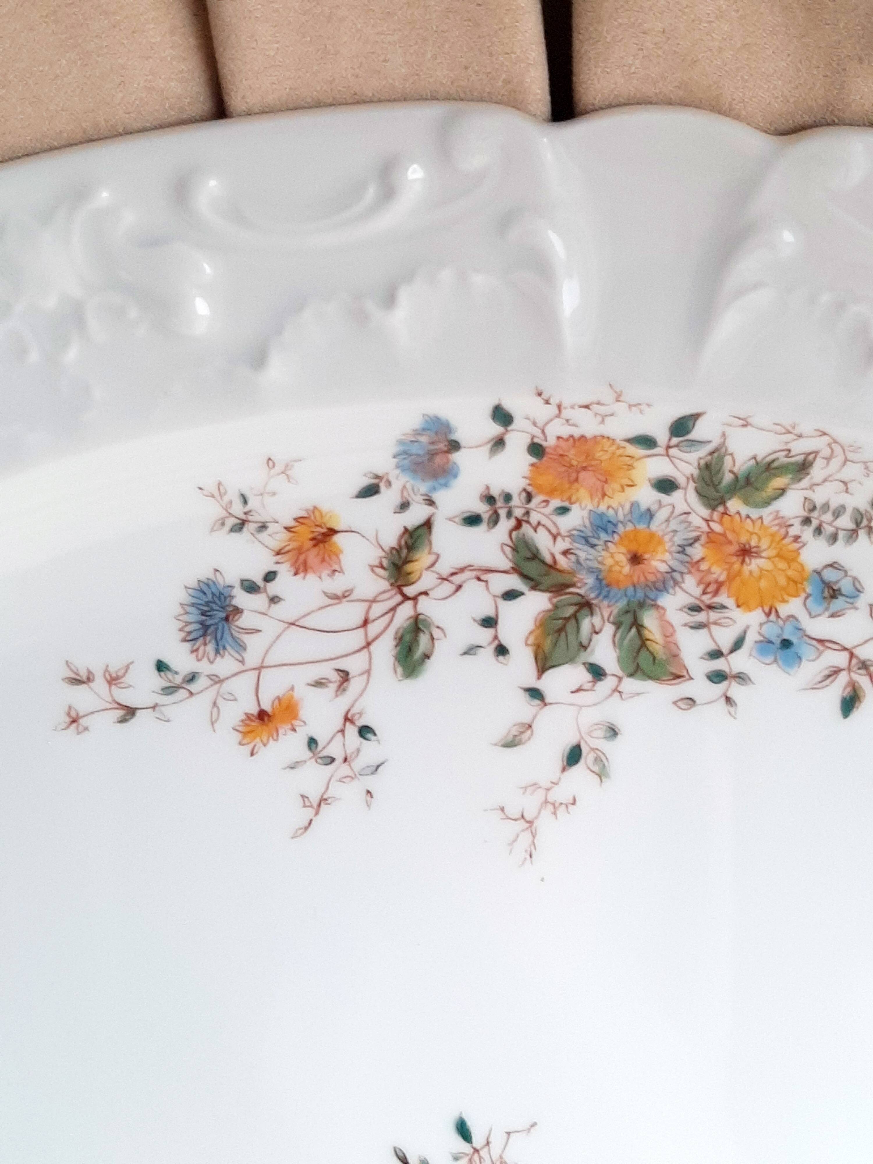 Large serving dish in Limoges porcelain