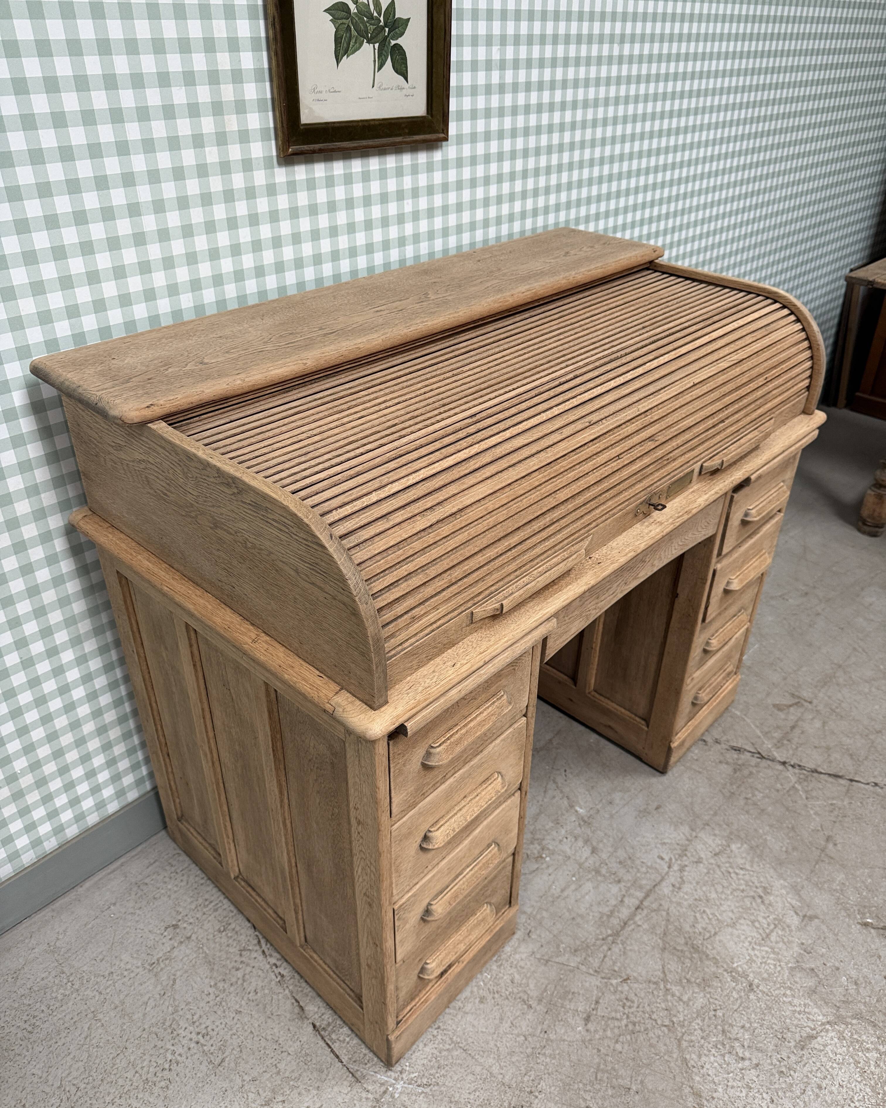 American cylinder desk (renovated)