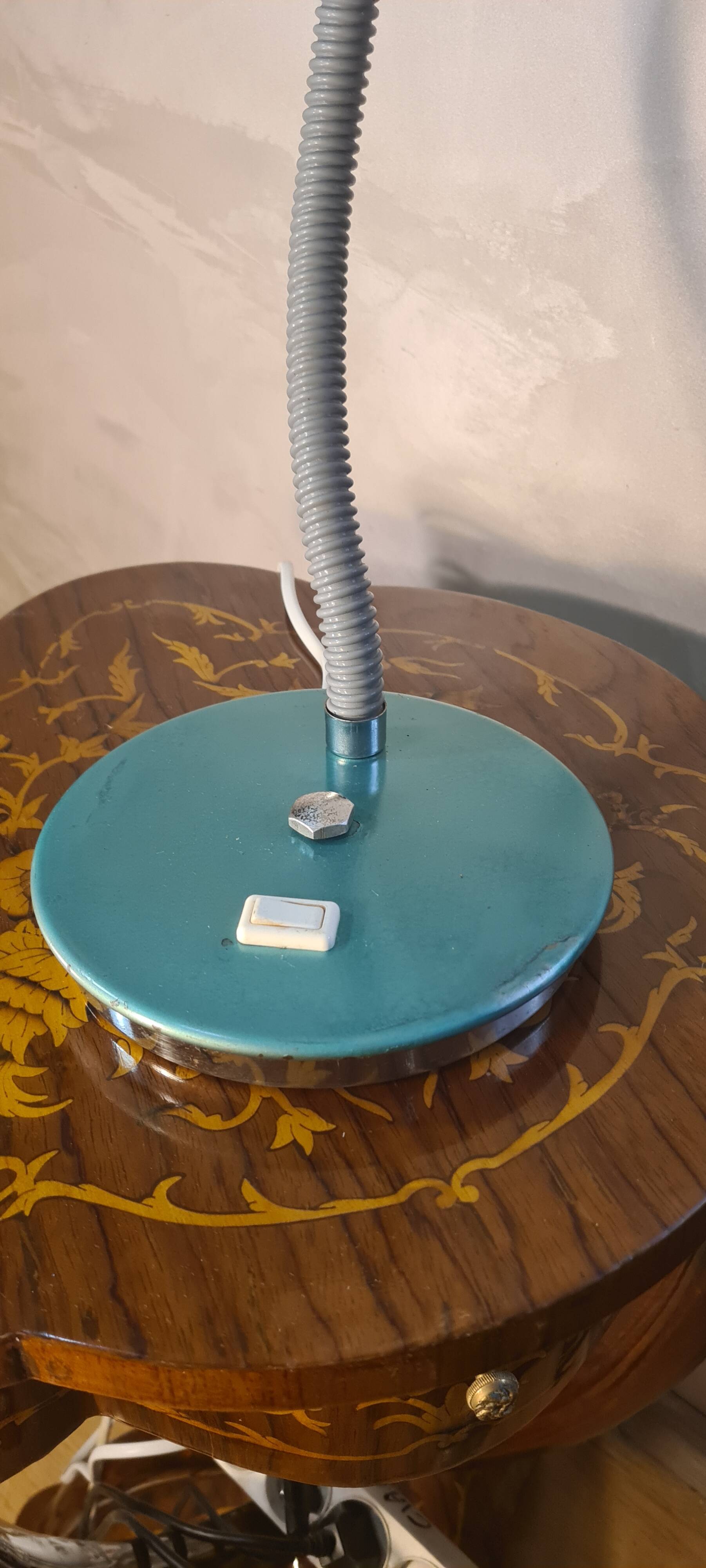 Italian design desk lamp, green metal, Fase style, 1970s, adjustable, flexible