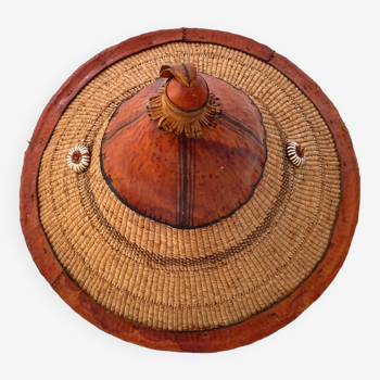 Chapeau traditionnel africain Fulani en cuir et paille tressée
