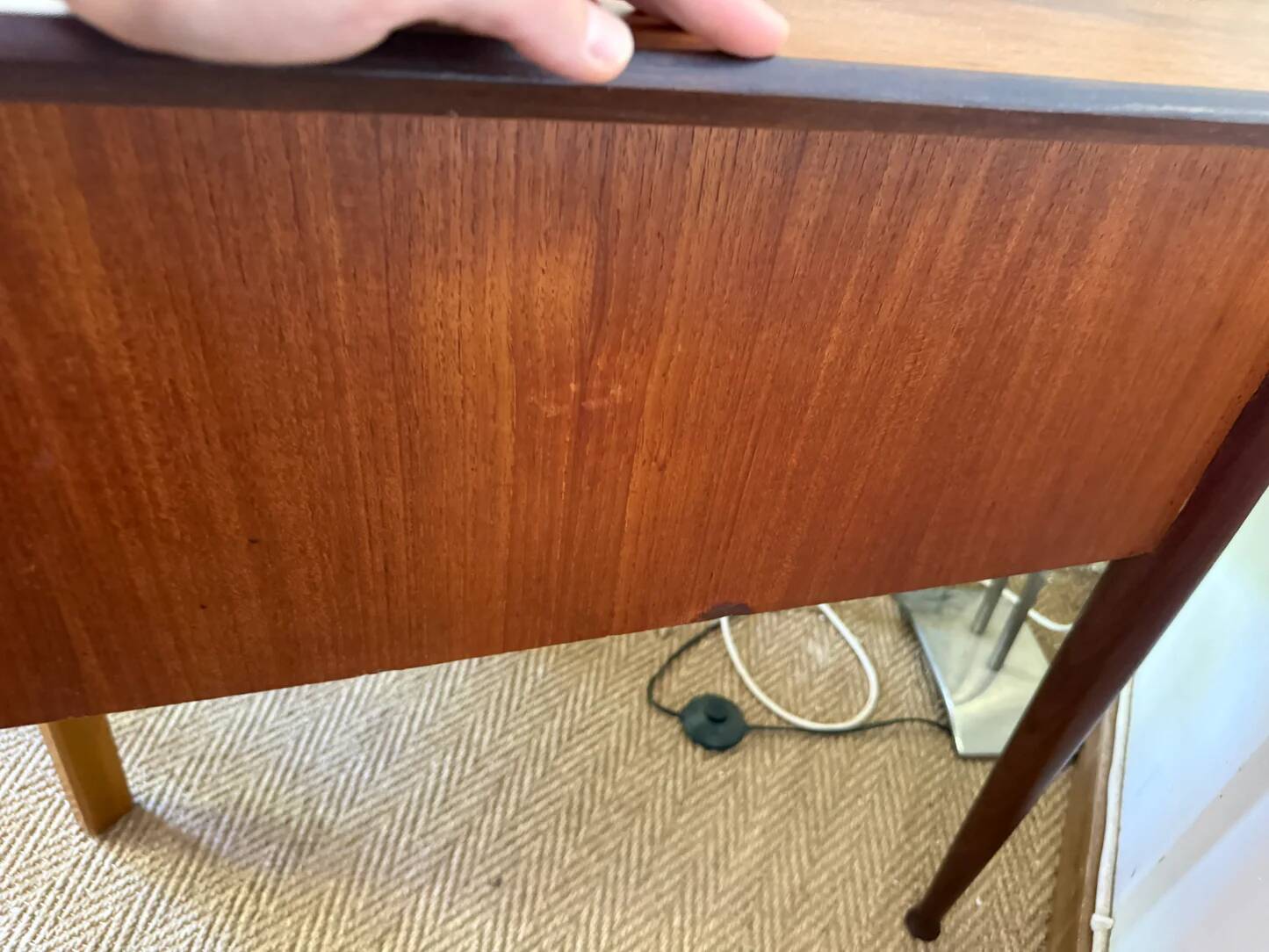 Bureau vintage style scandinave pieds fuselés