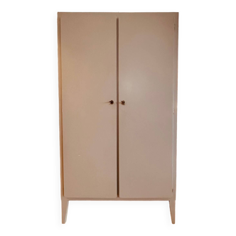 Wardrobe with compass feet