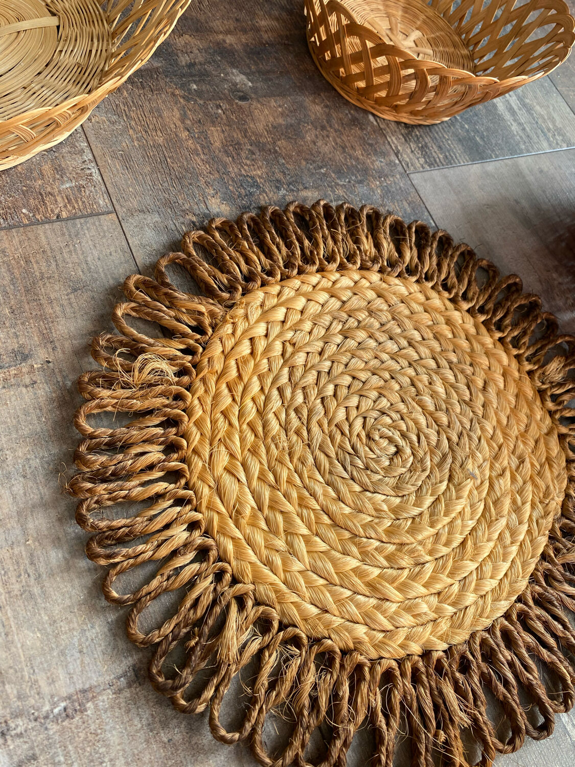 Wall composition of baskets