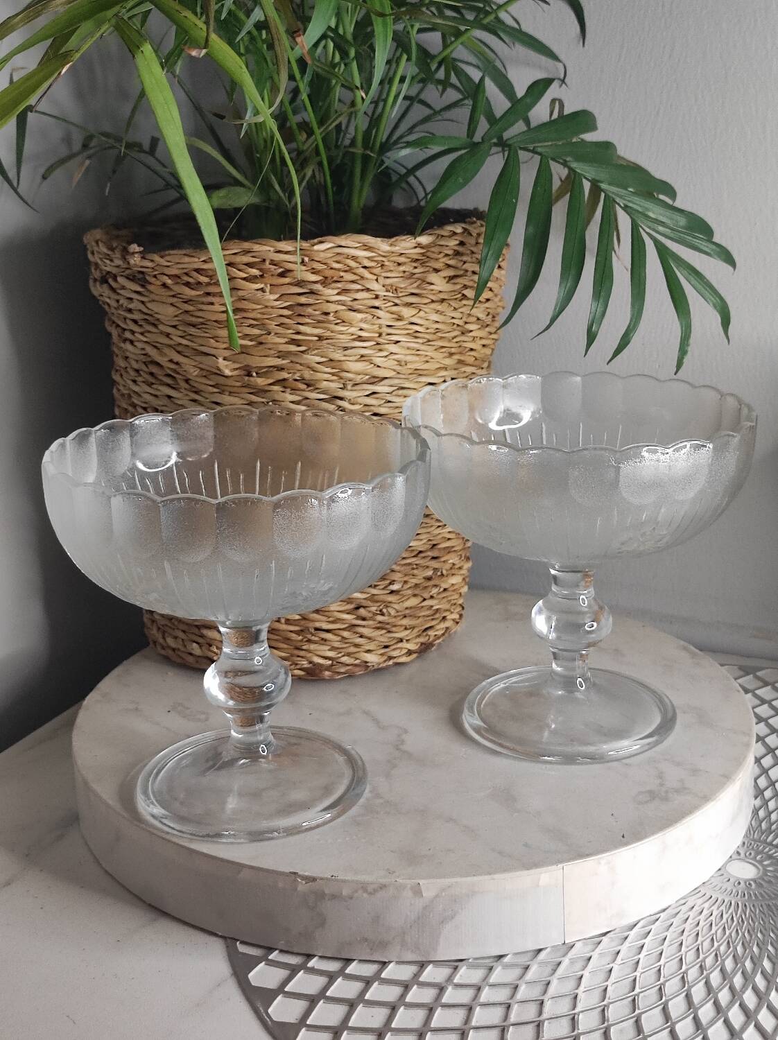 Relief glass cups