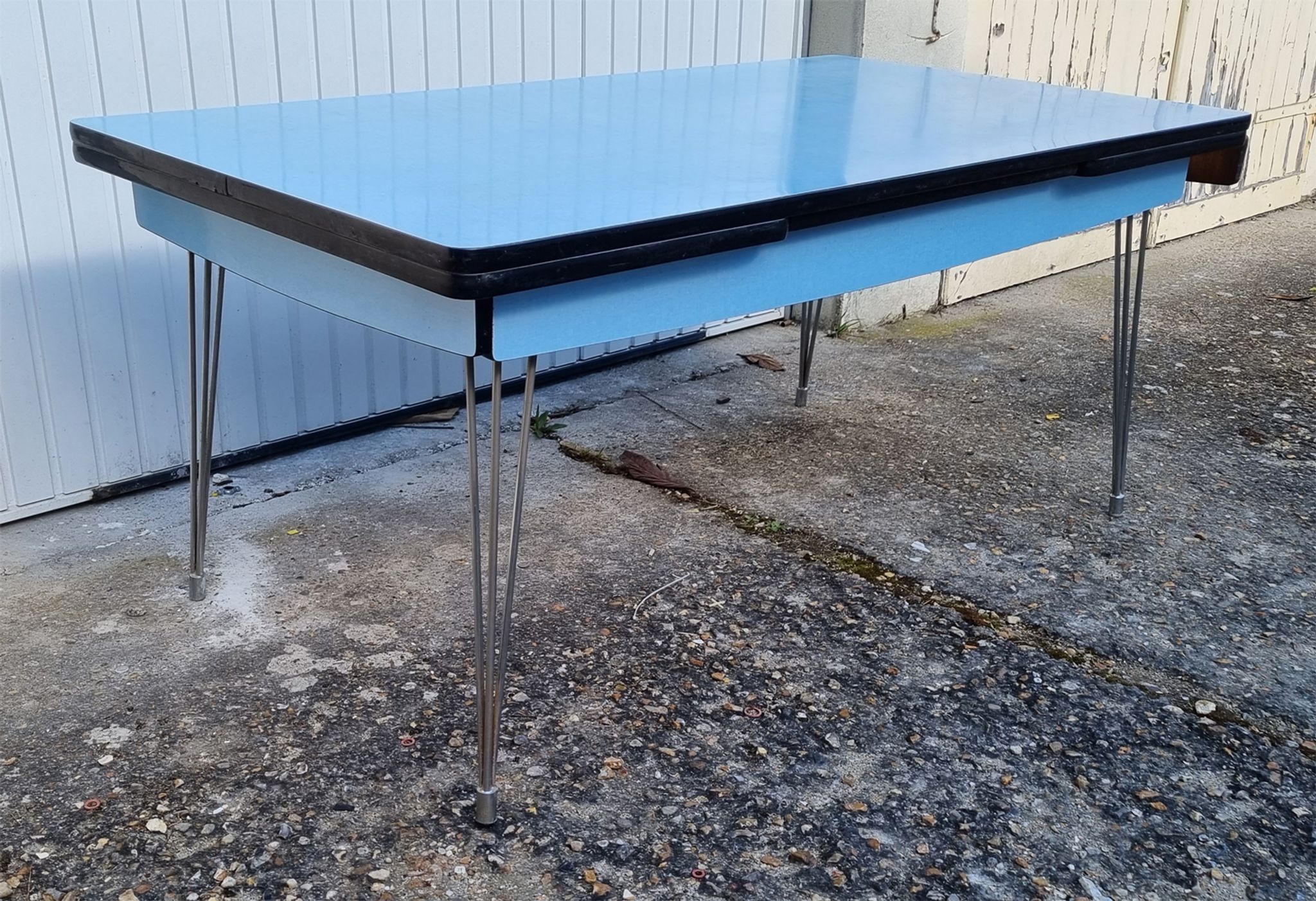 Large blue formica table, SIF brand, vintage, eiffel legs, and its 6 chairs, 50s