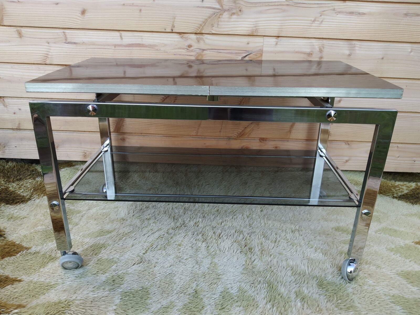 Swivel rolling coffee table