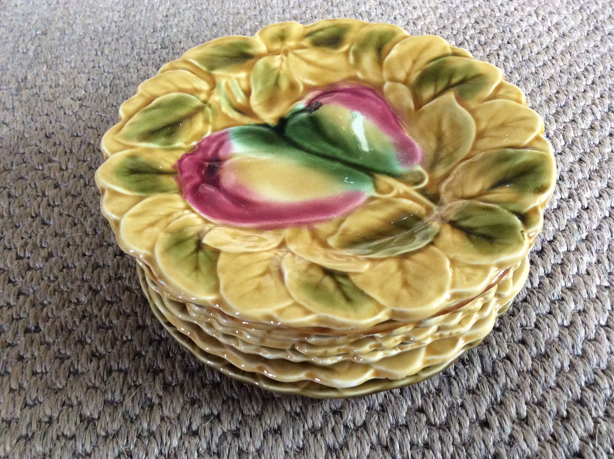 Series of 7 dessert plates
